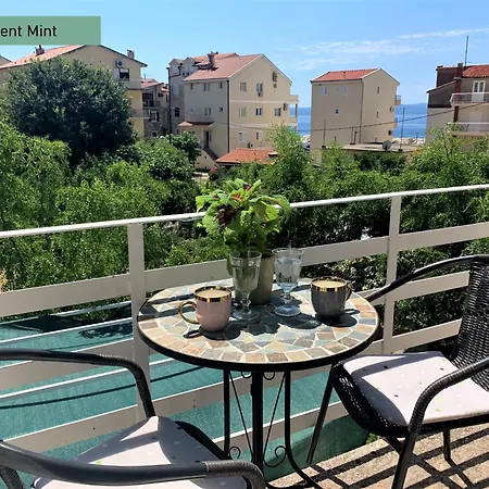 Garden House Podgora (Split-Dalmatia)