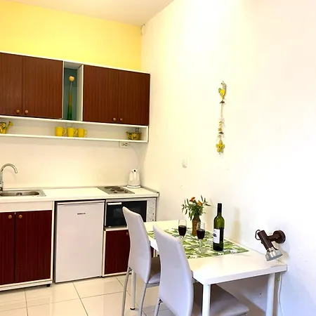 Apartment Garden House *