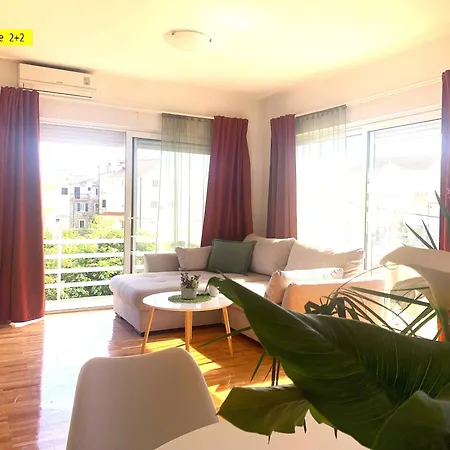 Garden House Podgora (Split-Dalmatia)